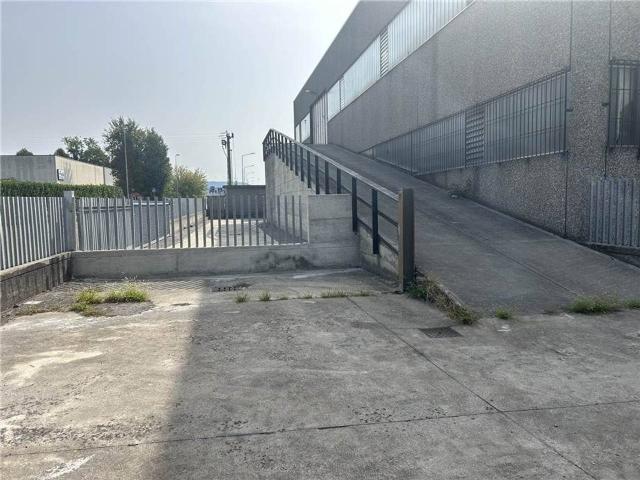 Capannone in affitto a Grumello del Monte, Bergamo