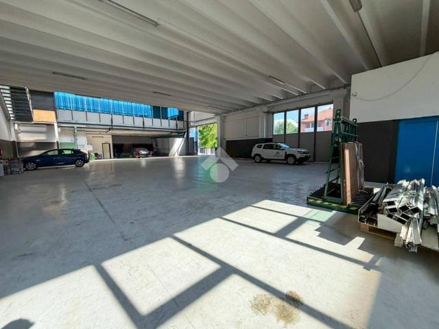 Capannone in affitto a Bareggia, Lissone