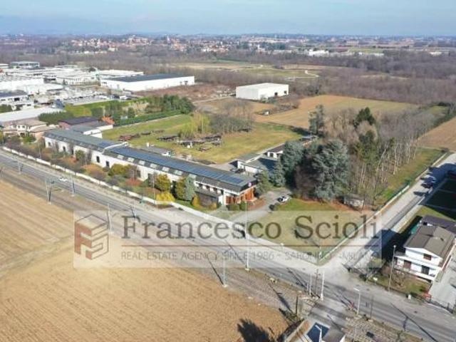Capannone in affitto a Manera, Lomazzo