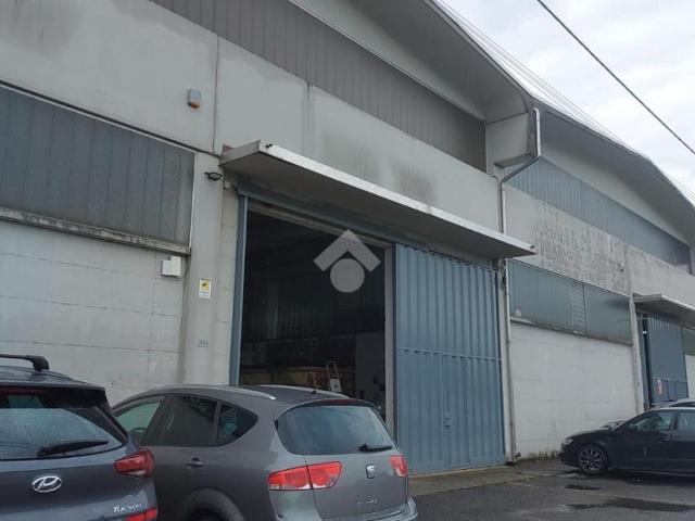 Capannone in affitto a Busto Arsizio, Lombardia