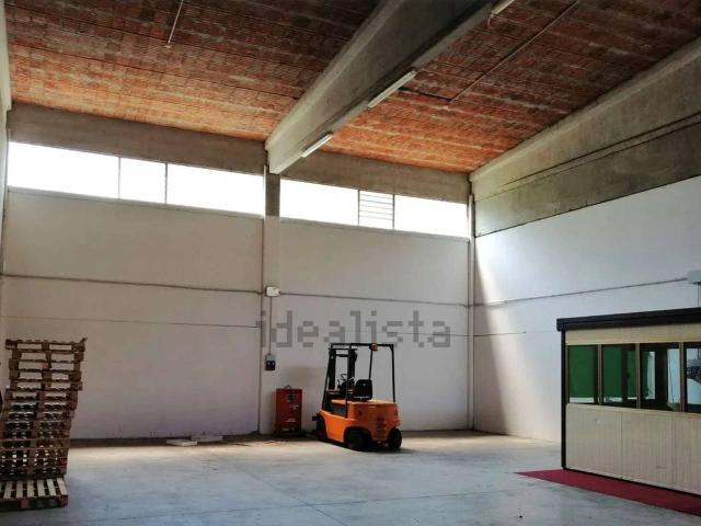 Capannone in affitto a Unione dei comuni del Distretto Ceramico, Maranello