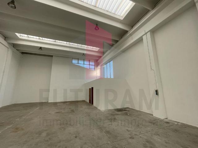 Capannone in affitto a Malo, Veneto