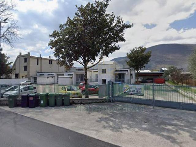 Capannone in affitto a Mercogliano, Campania