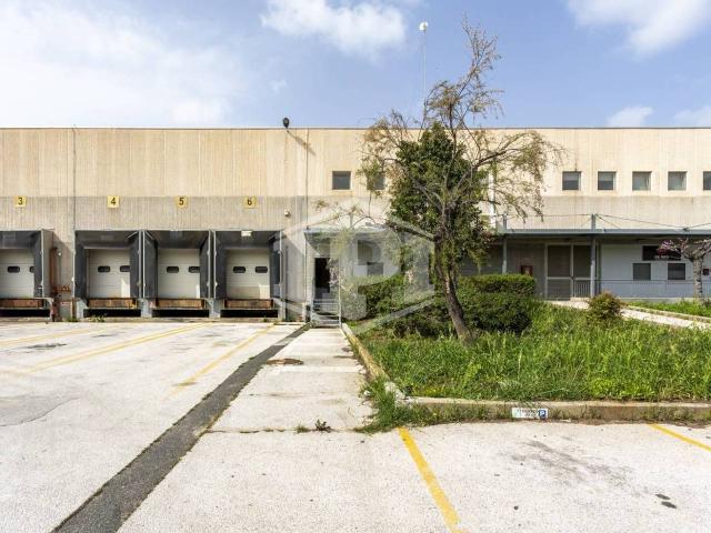 Capannone in affitto a Puglia, Bari