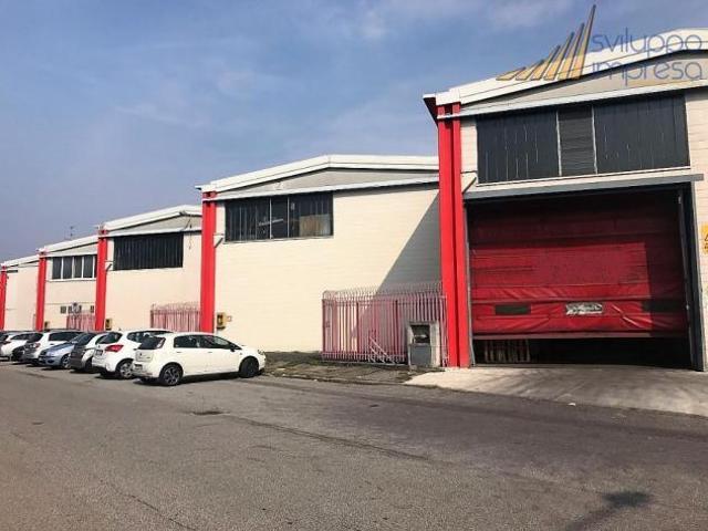 Capannone in affitto a Monza