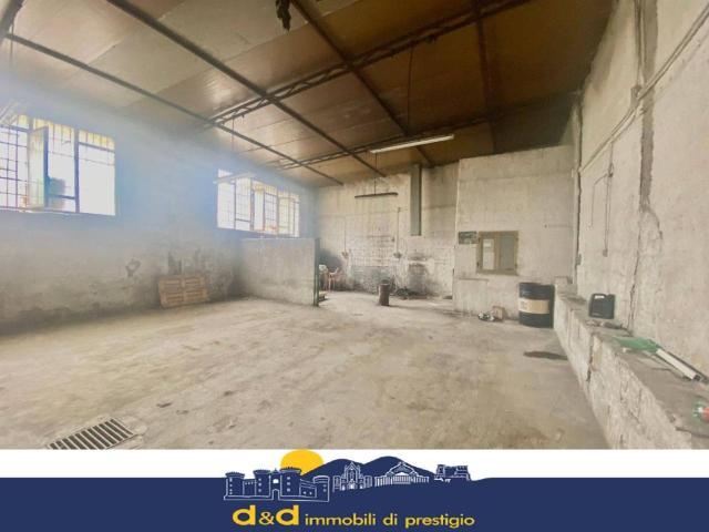 Capannone in affitto a Municipalità 4, Campania