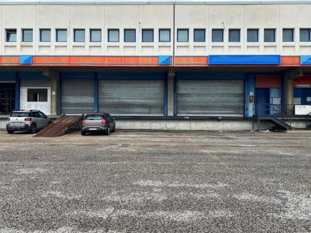 Capannone in affitto a Saviano, Campania