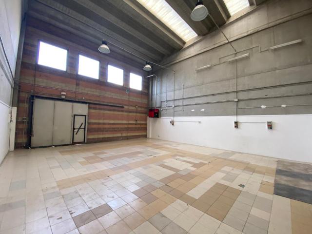 Capannone in affitto a Nova Milanese, Lombardia