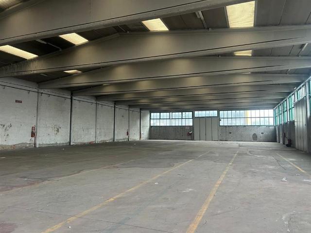 Capannone in affitto a Zona Omogenea Milano Nord, Paderno Dugnano