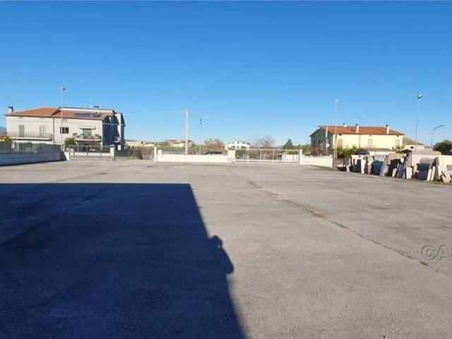 Capannone in affitto a Perano, Abruzzo