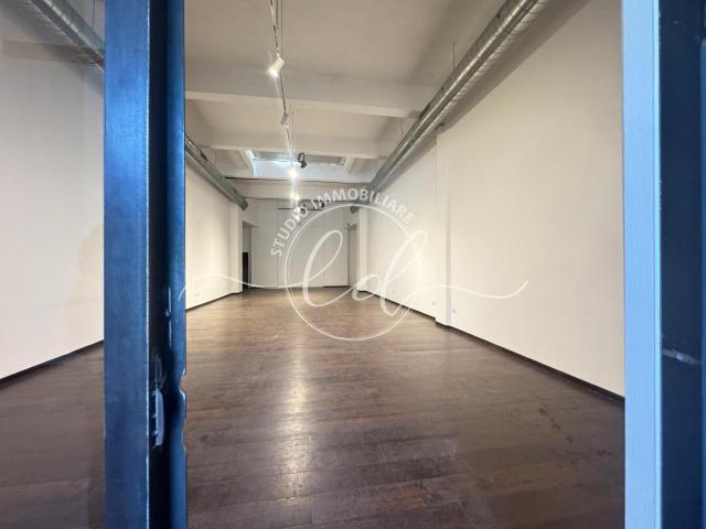 Capannone in vendita a Tonfano, Toscana