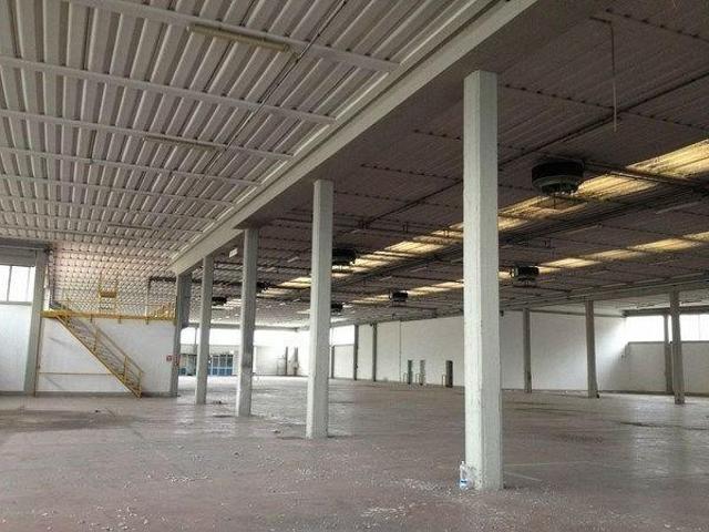 Capannone in affitto a Porcari, Lucca