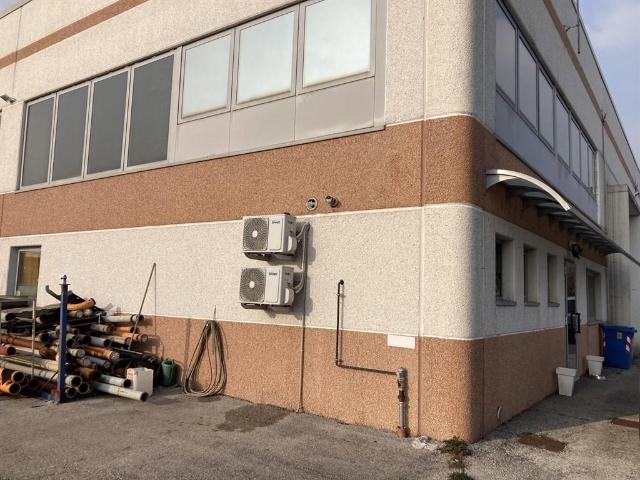 Capannone in affitto a Porcia, Friuli-Venezia Giulia