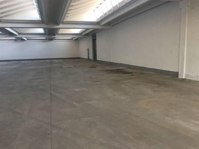 Capannone in affitto a Le Badie, Prato