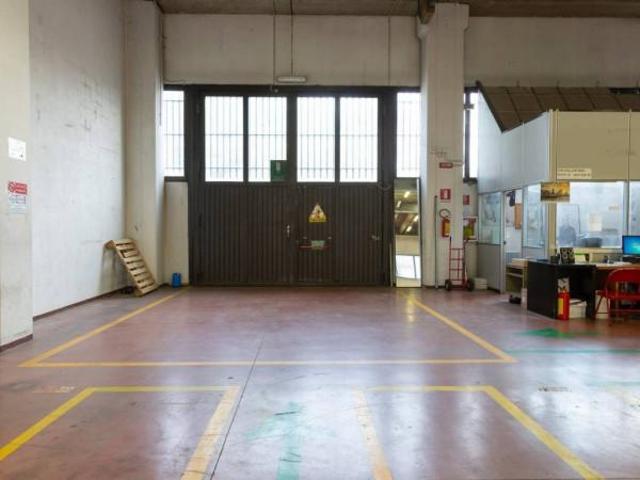 Capannone in affitto a Re, Reggio Emilia