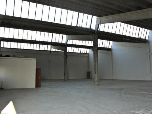 Capannone in affitto a San Nicolò, Re