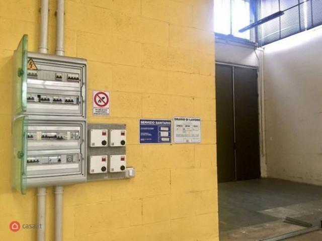 Capannone in affitto a Cavazzoli, Re