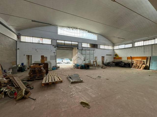 Capannone in affitto a Riccione, Reggio Emilia