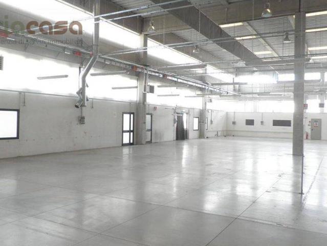 Capannone in affitto a Riccione, Reggio Emilia