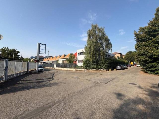 Capannone in affitto a Maiasco, Piemonte