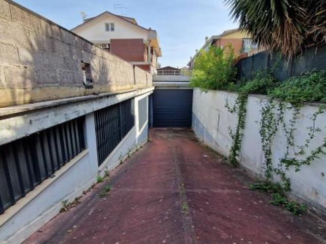 Capannone in affitto a Ponte Linari, Roma Capitale