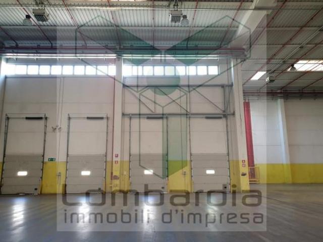 Capannone in affitto a Roncello, Lombardia