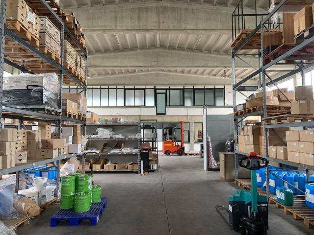 Capannone in affitto a Salerno, Campania