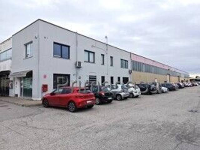 Capannone in affitto a Case Nuove, San Martino Buon Albergo