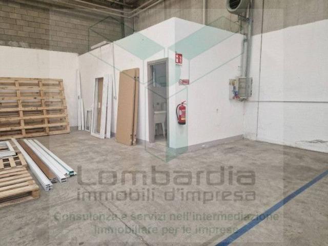 Capannone in affitto a Rovagnasco, Segrate