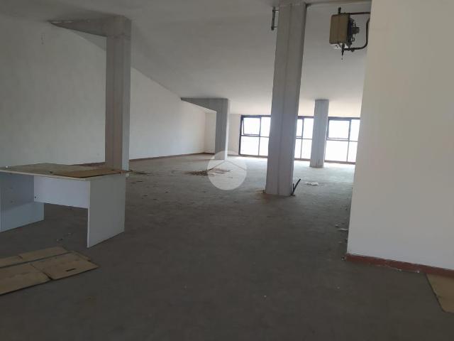 Capannone in affitto a Paderno, Seriate