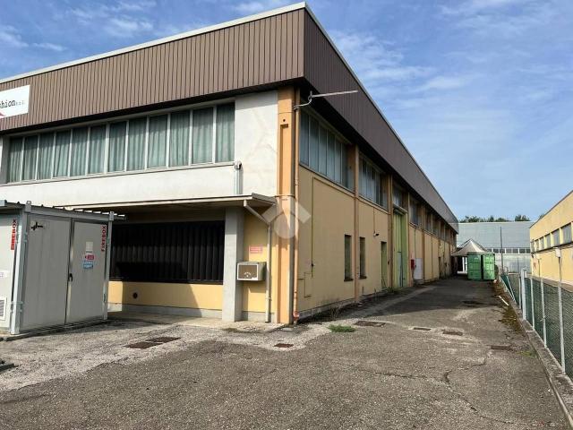Capannone in affitto a Unione delle Terre d'Argine, Soliera