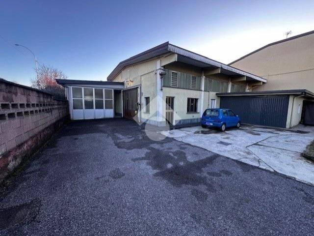 Capannone in affitto a Sovico, Lombardia
