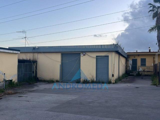 Capannone in affitto a Terzigno, Campania