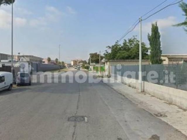 Capannone in affitto a Teverola, Campania