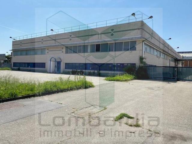 Capannone in affitto a Quartiere Morona, Trezzano Sul Naviglio