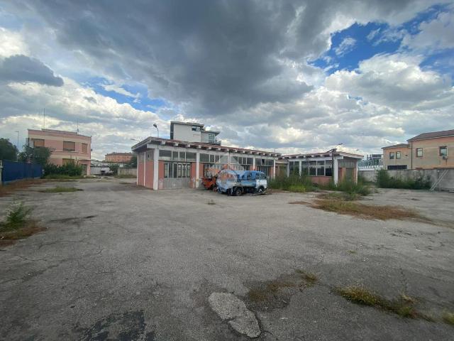 Capannone in affitto a Sud-Est, Brenzone