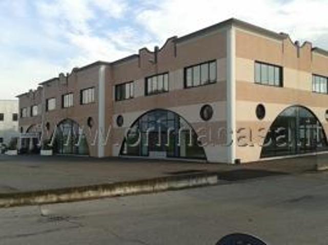 Capannone in affitto a Zimella, Veneto