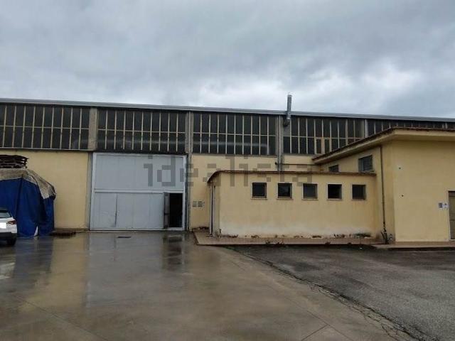 Capannone in affitto a Quadrelle, Campania
