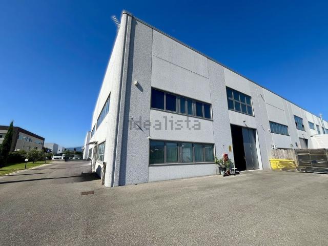 Capannone in affitto a Prato, Toscana