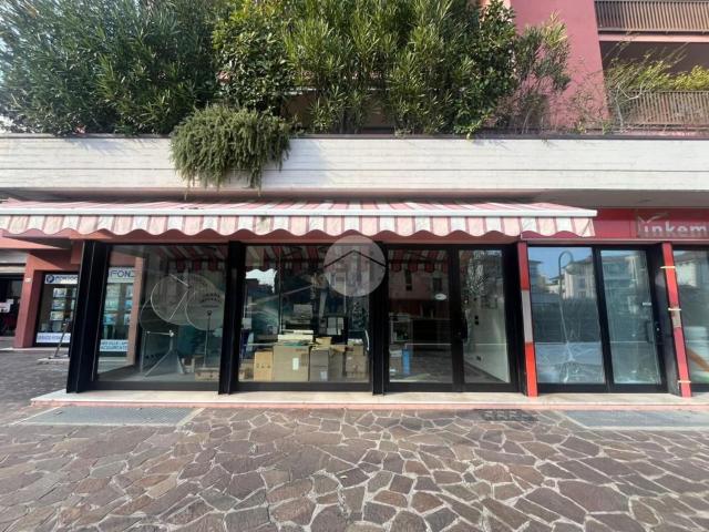 Capannone in affitto a Desenzano Del Garda, Lombardia