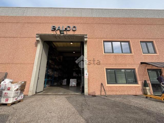 Capannone in affitto a Ronchi, Pastrengo