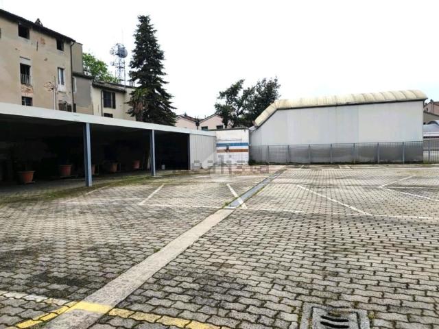 Capannone in affitto a Unione di Comuni della Romagna Forlivese, Quattro