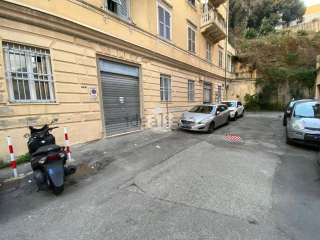 Capannone in affitto a Medio Ponente, Serra Riccò