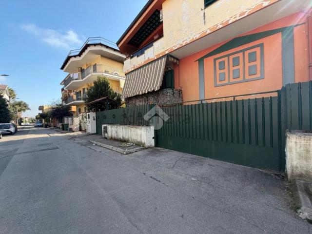 Capannone in affitto a Melito Di Napoli, Campania