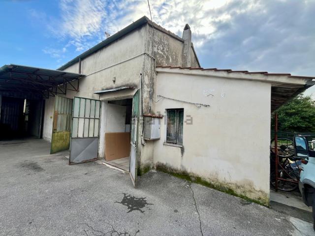 Capannone in affitto a Iolo, Prato