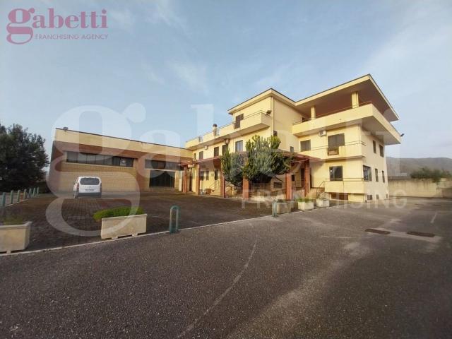 Capannone in affitto a Santa Maria Capua, Campania