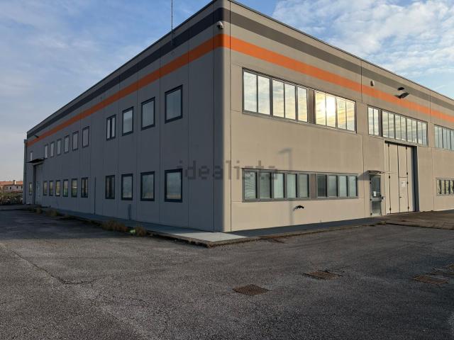Capannone in affitto a Ponzano Veneto, Zanella
