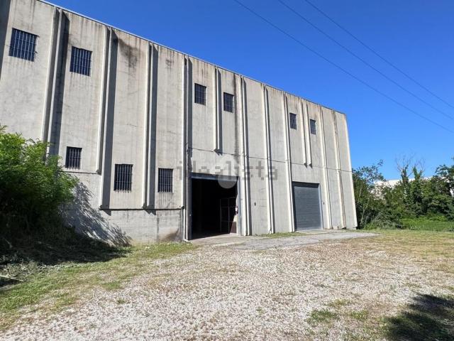 Capannone in affitto a Cerasolo Ausa, Coriano