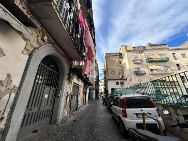 Capannone in affitto a Municipalità 4, Campania