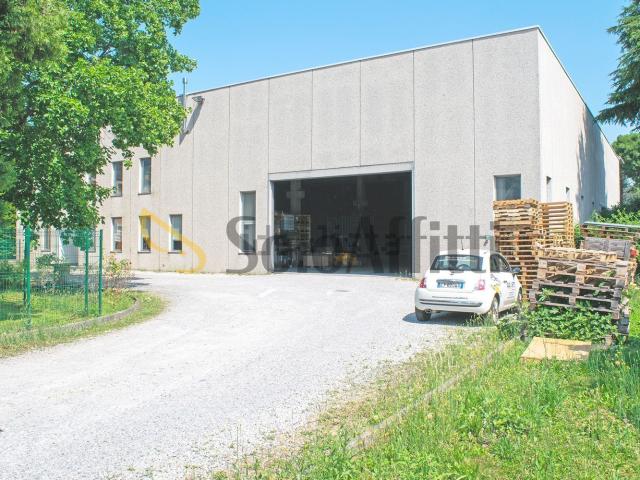 Capannone in affitto a Verano Brianza, Lombardia
